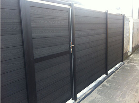 Vertical Slat WPC Fencing UV-Stable for Residential Community