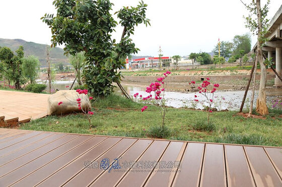 Outdoor Co-Extrusion WPC Flooring Capped Wood Plastic Composite Waterproof Decking